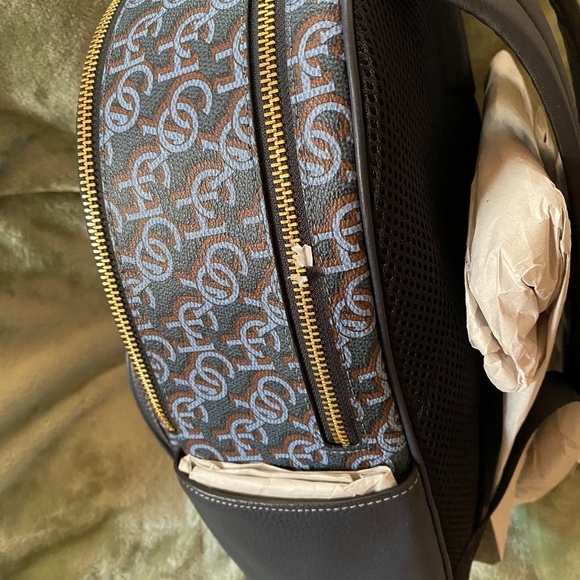 NWT COACH MGRM CT BKP NAVY. - Picture 3 of 9